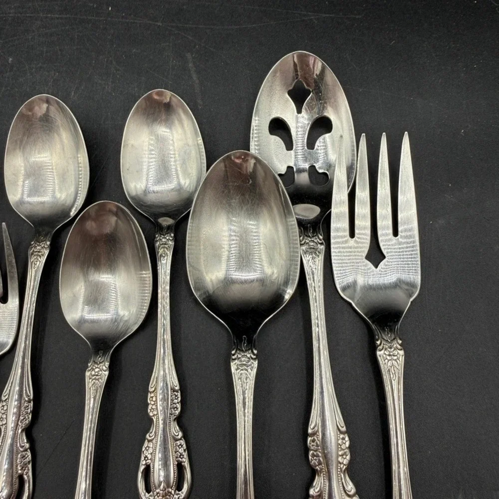 Oneida Samantha Flatware Set Stainless 12 Piece Floral Scroll Fork Spoon Serving